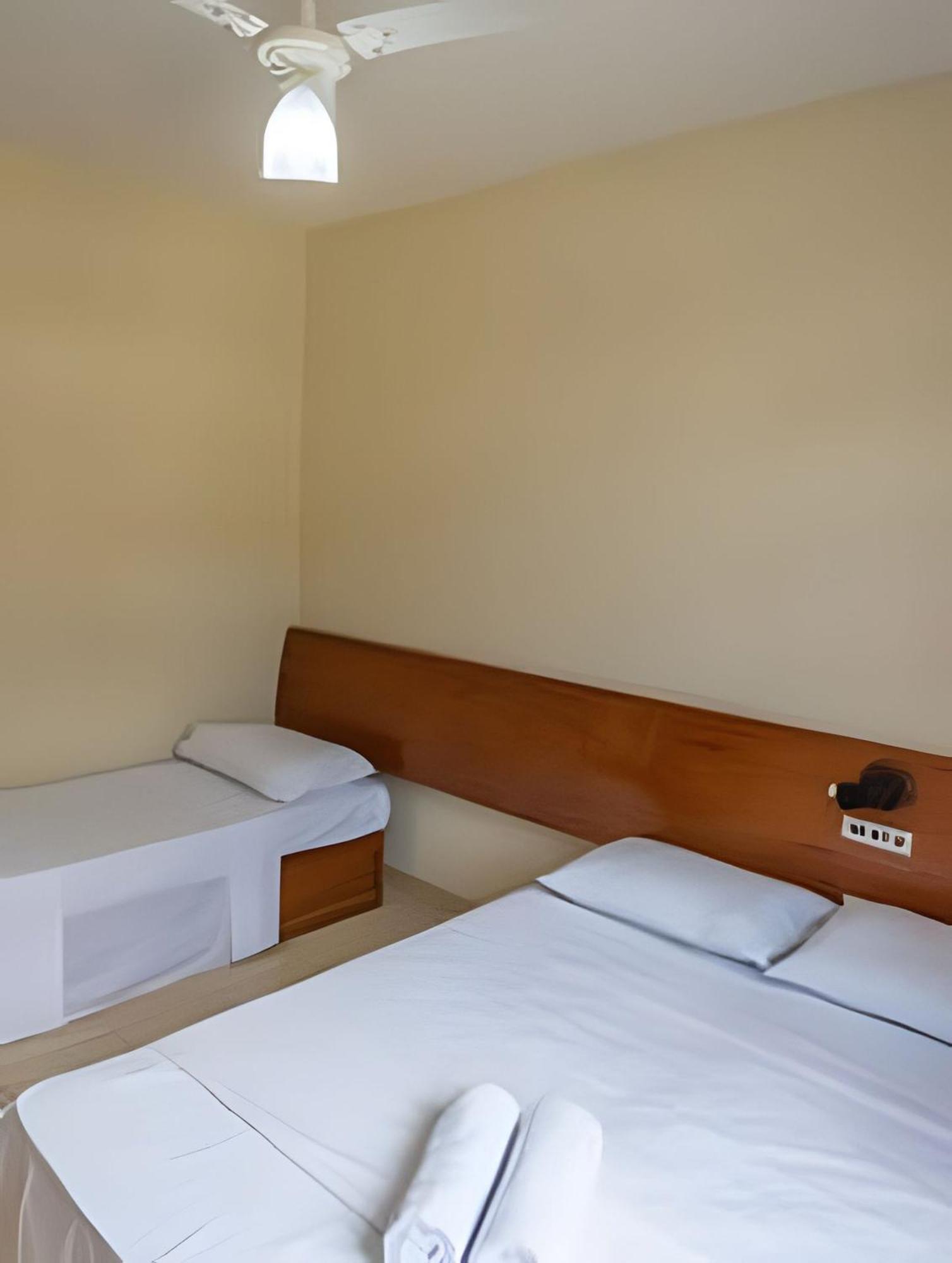 Em Frente A Praia De Taperapuan; Piscina; 1 Quarto; Wifi 300 Mbs; Estacionamento Gratuito 1 Veiculo Porto Seguro Zewnętrze zdjęcie
